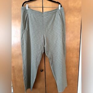 Lululemon Men’s Grey Joggers - XXL